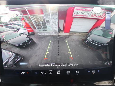 Used 2023 Ford Transit 350 XLT image 34