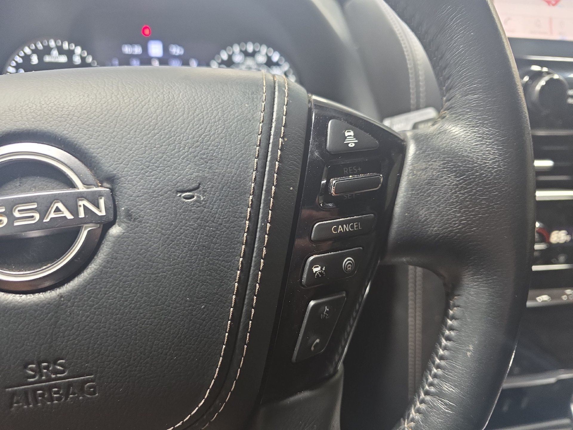 Used 2022 Nissan Armada Platinum w/ Captain's Chairs Package AWD/4WD image 18