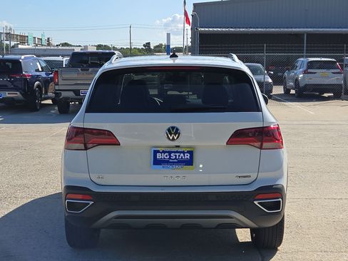 Used 2024 Volkswagen Taos SE AWD/4WD image 5