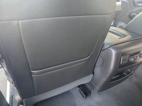 Used 2019 Chevrolet Suburban LT AWD/4WD image 38