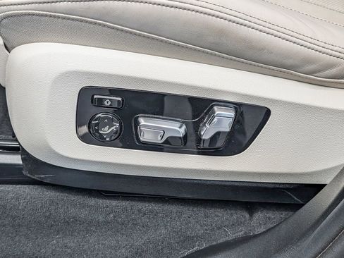 Used 2025 BMW X5 xDrive40i w/ Executive Package image 15