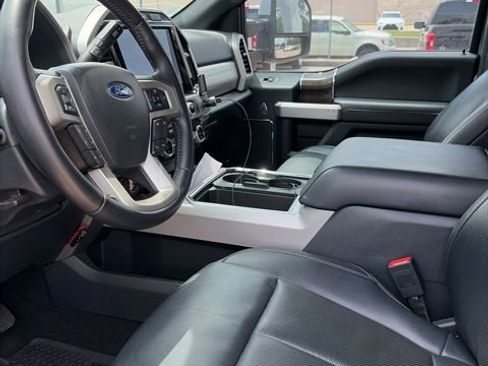 Used 2022 Ford F250 Lariat w/ Lariat Value Package AWD/4WD image 4