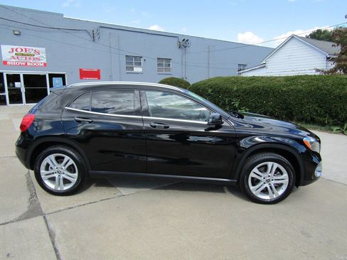 Used 2019 Mercedes-Benz GLA 250 4MATIC image 4