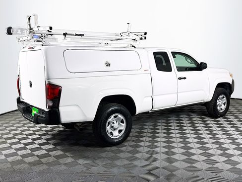 Used 2020 Toyota Tacoma SR image 10