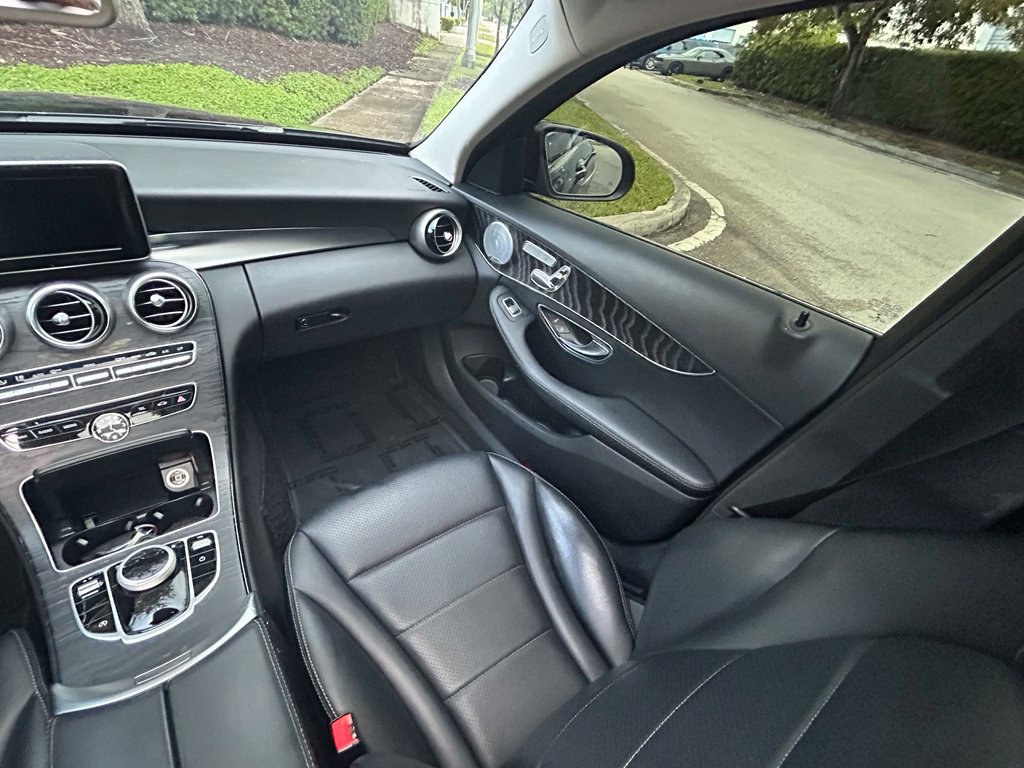 Used 2017 Mercedes-Benz C 300 4MATIC Sedan image 11