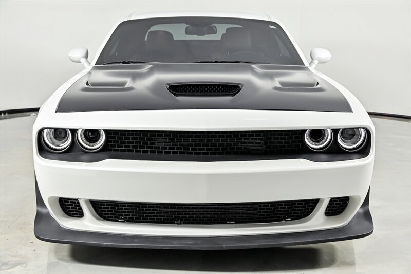 Used 2016 Dodge Challenger SRT Hellcat RWD image 4