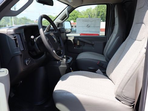 New 2025 Chevrolet Express 2500 Work Van w/ Driver Convenience Package image 4