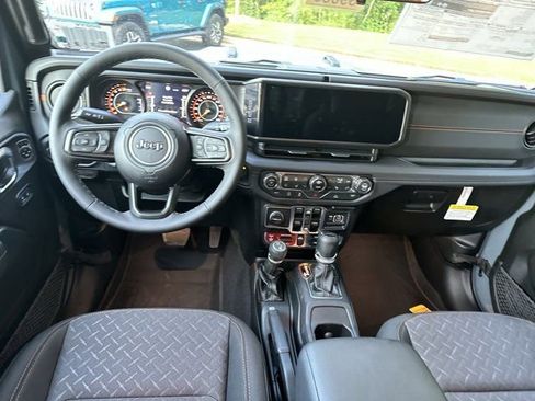 New 2025 Jeep Gladiator Mojave w/ Steel Bumper Group image 21