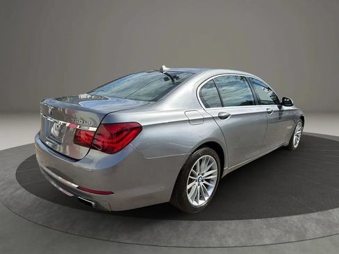 Used 2015 BMW 750Li xDrive w/ Executive Package AWD/4WD image 5
