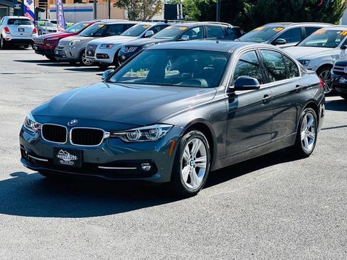 Used 2017 BMW 330i xDrive Sedan AWD/4WD image 3