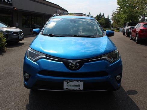 Used 2018 Toyota RAV4 XLE w/ Plus Extra Value Package AWD/4WD image 7