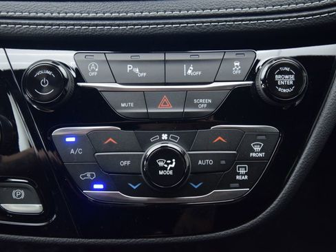 New 2026 Chrysler Pacifica Select image 21