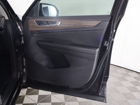 Used 2024 Volkswagen Atlas SEL Premium R-Line AWD/4WD image 27