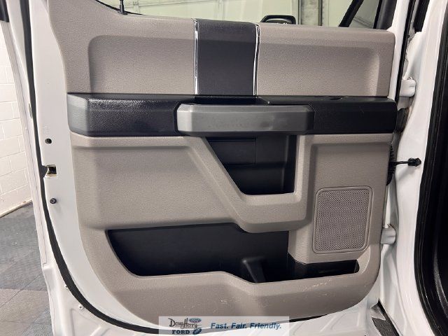Used 2016 Ford F150 XLT AWD/4WD image 27