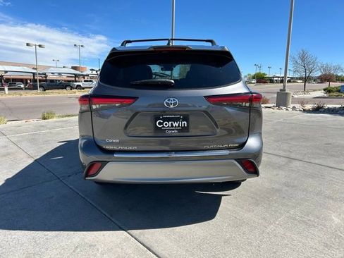 Used 2023 Toyota Highlander Platinum image 8