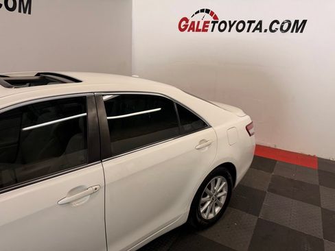 Used 2011 Toyota Camry XLE w/ SE/XLE Extra-Value Pkg FWD image 7