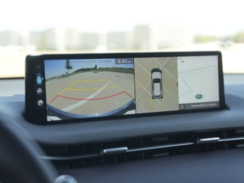 Used 2022 Genesis GV70 2.5T w/ Advanced Package image 17