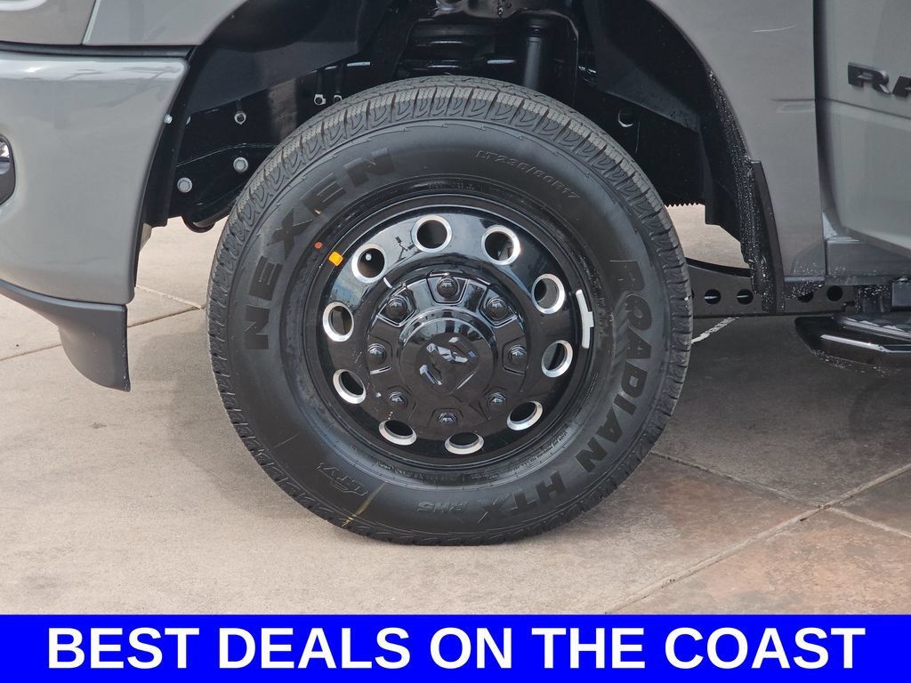 New 2027 RAM 3500 Big Horn AWD/4WD image 36