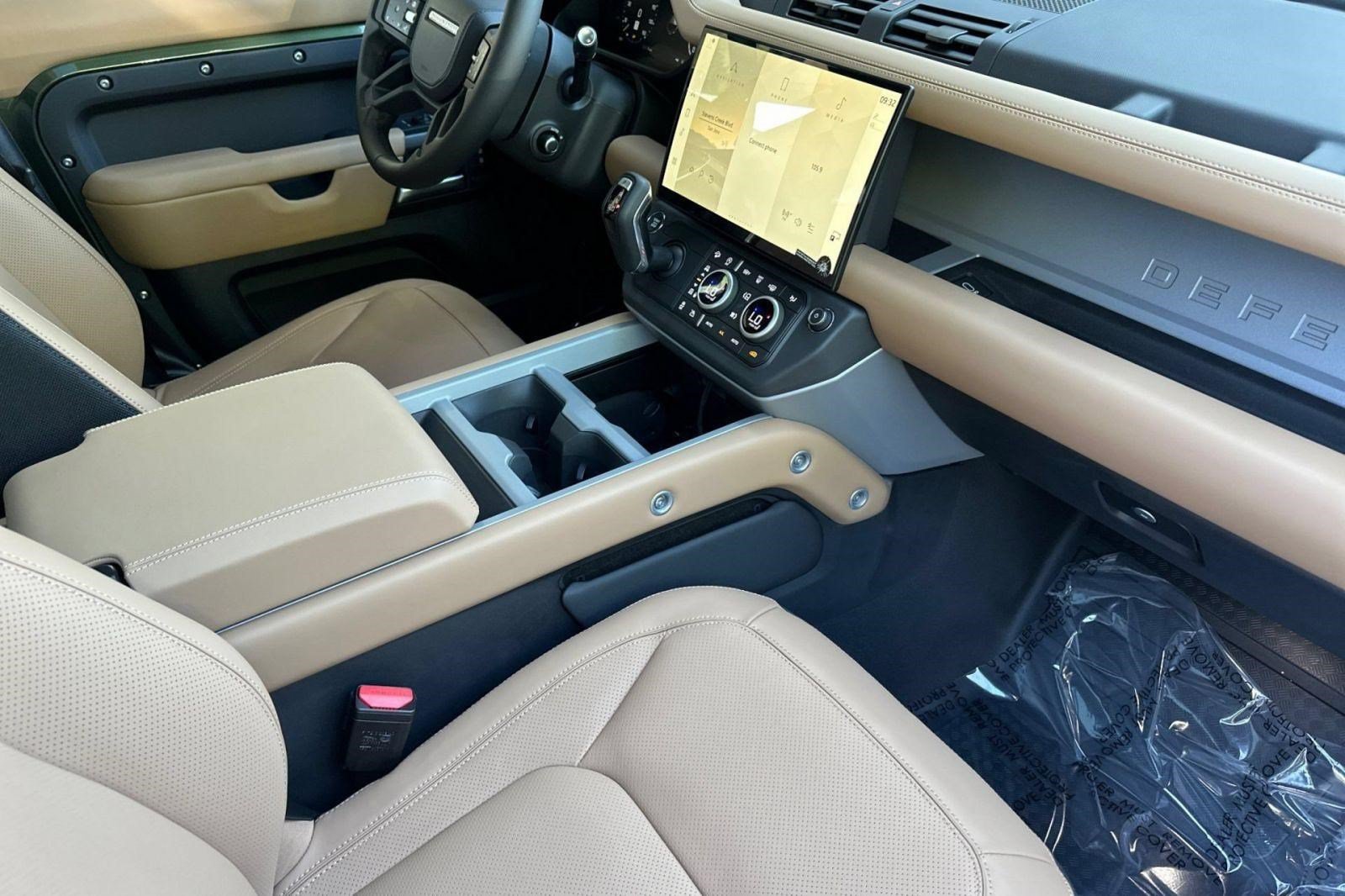 New 2026 Land Rover Defender 110 X AWD/4WD image 30