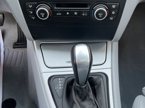 Used 2008 BMW 135i Coupe image 17