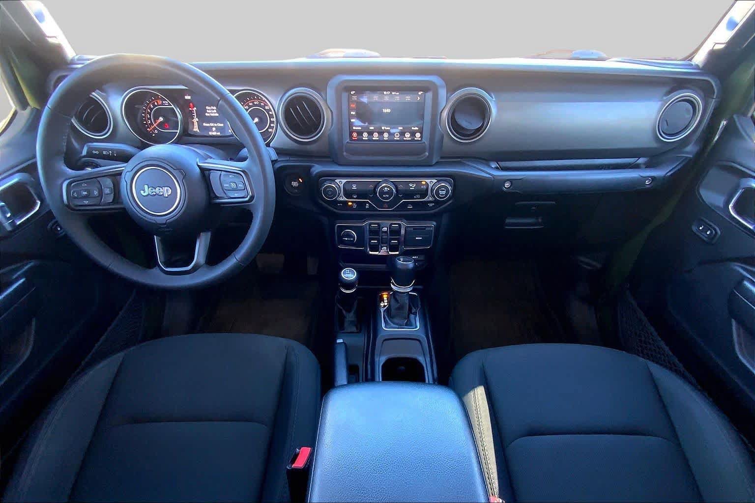 Used 2023 Jeep Gladiator Mojave AWD/4WD image 14