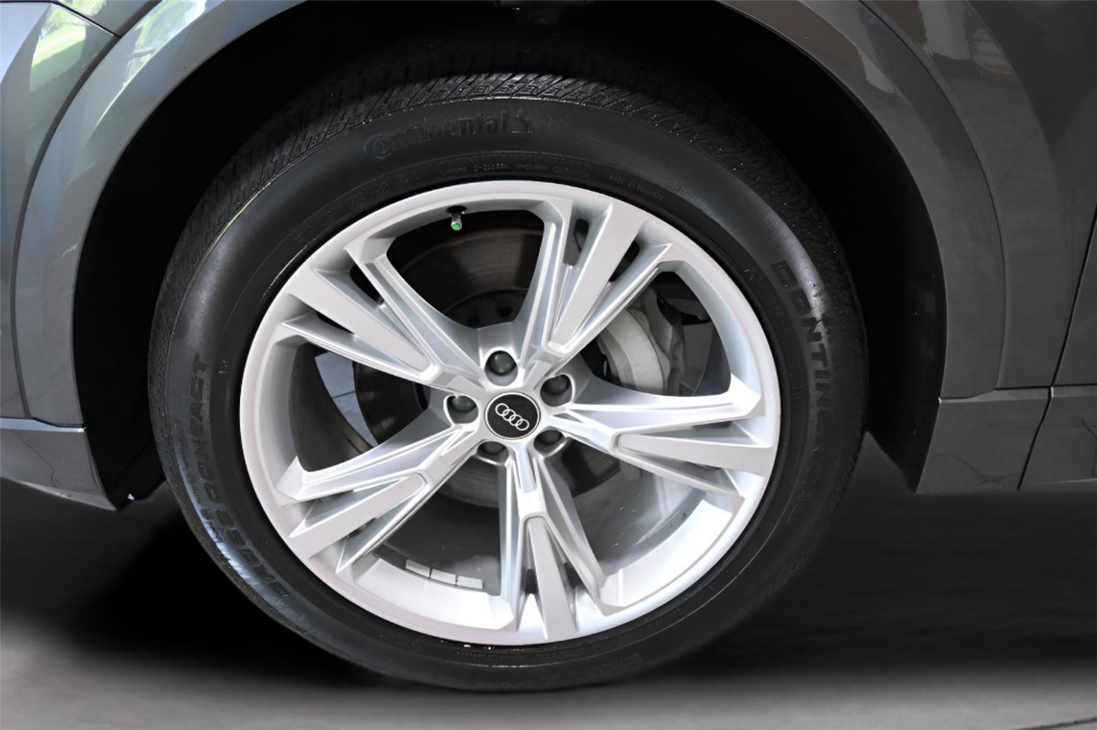 Used 2021 Audi Q8 Prestige AWD/4WD image 38