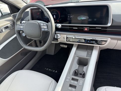 Used 2025 Hyundai Ioniq 6 Limited image 39