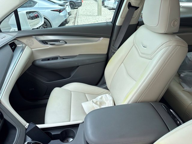 Used 2019 Cadillac XT5 Premium Luxury FWD image 12