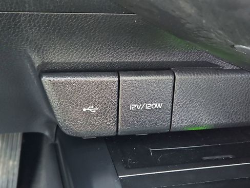 Used 2020 Toyota Camry XLE image 18