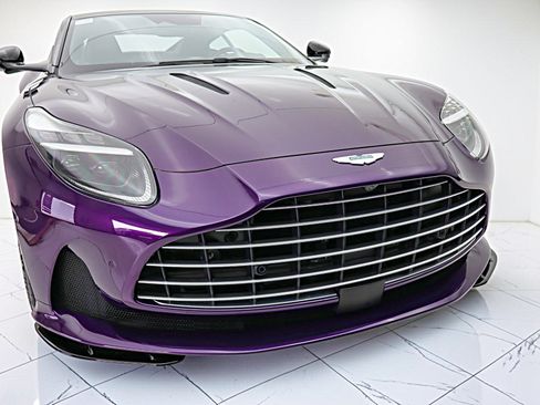 Used 2024 Aston Martin DB12 Coupe RWD image 19