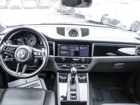 Used 2023 Porsche Macan AWD/4WD image 25