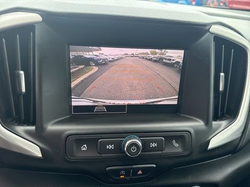 Used 2022 GMC Terrain SLE w/ Driver Convenience Package image 21