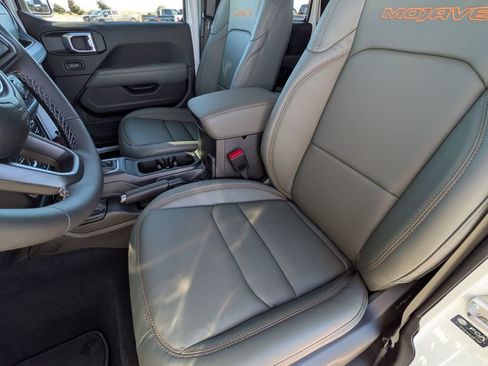 New 2026 Jeep Gladiator Mojave image 15