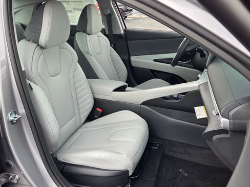 New 2026 Hyundai Elantra Limited FWD image 15