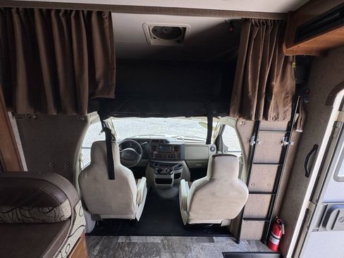 Used 2016 Ford E-450 and Econoline 450 Super Duty w/ Motorhome Prep Package RWD image 19
