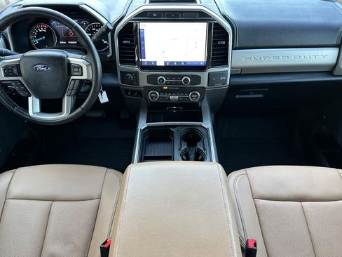 Used 2022 Ford F250 Lariat w/ Chrome Package image 3