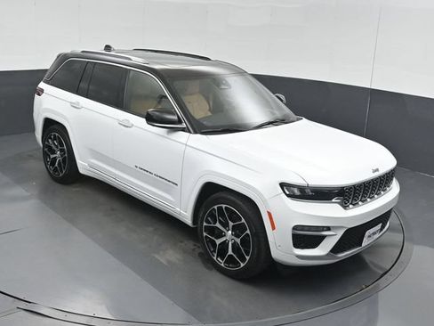 Used 2022 Jeep Grand Cherokee Summit AWD/4WD image 37