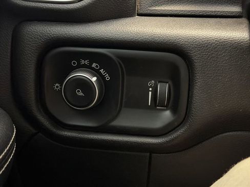 Used 2021 RAM 2500 Big Horn image 18