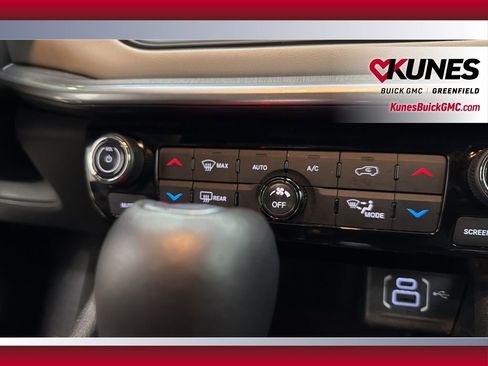 Used 2025 Jeep Compass Limited image 28