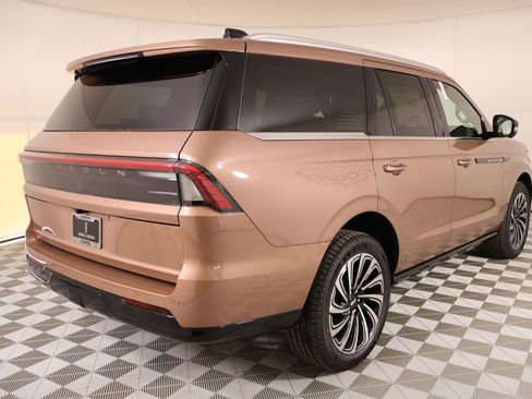 New 2026 Lincoln Navigator Black Label AWD/4WD image 23