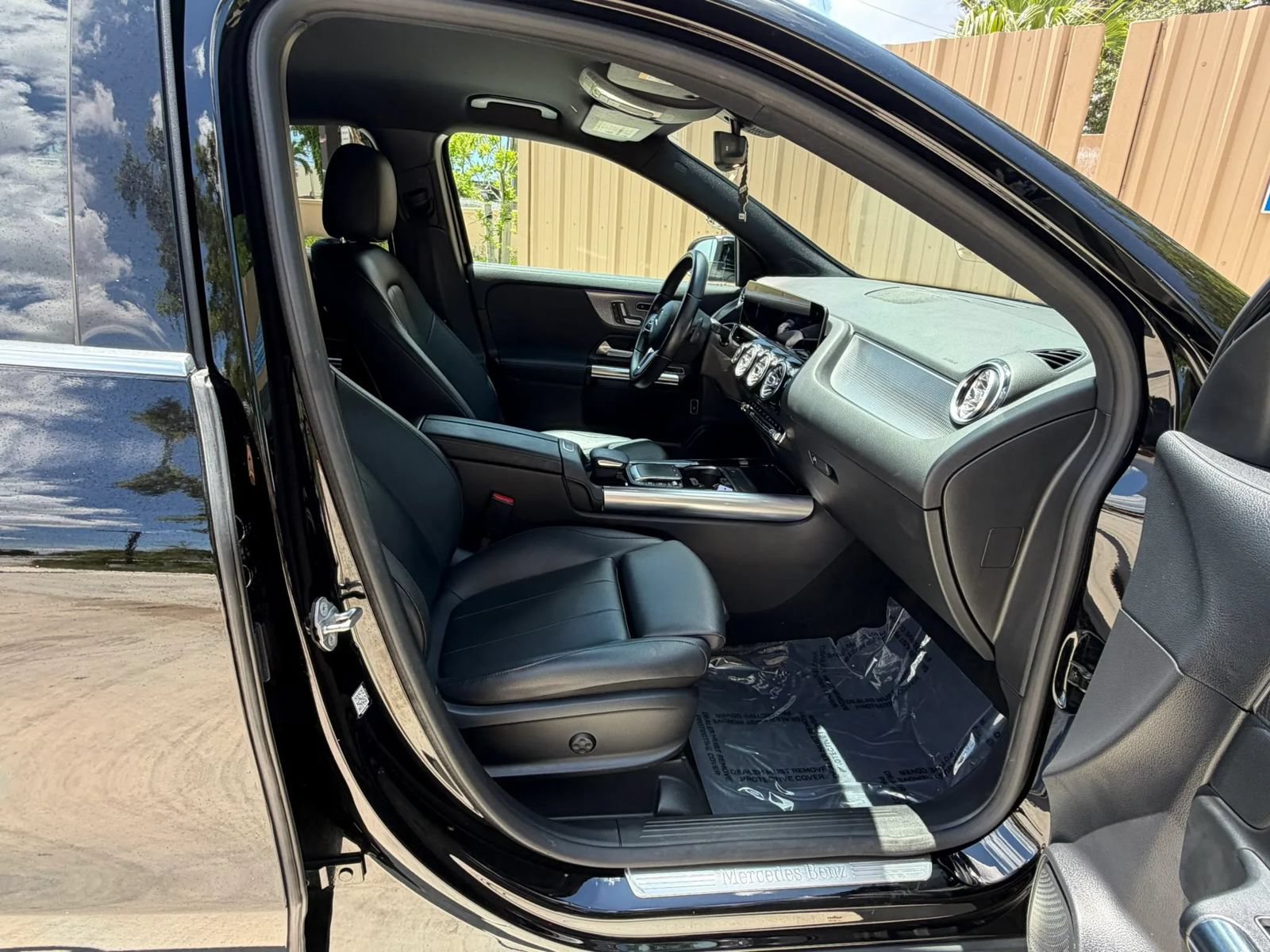Used 2021 Mercedes-Benz GLA 250 w/ Premium Package image 21