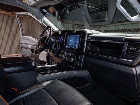 Used 2025 Ford F250 Lariat w/ Lariat Ultimate Package image 18