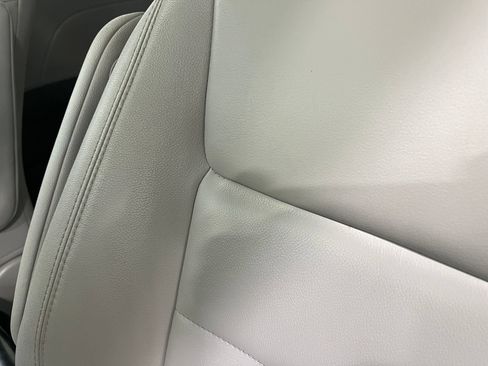 Used 2017 Toyota Sienna XLE w/ XLE Navigation Package FWD image 17