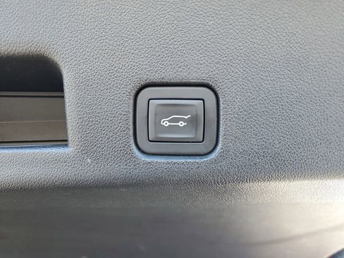 Certified 2024 Chevrolet Traverse LT w/ LPO, Floor Liner Package FWD image 32