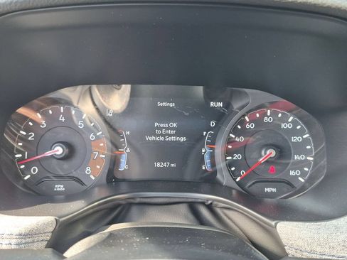 Used 2025 Jeep Compass Latitude AWD/4WD image 13