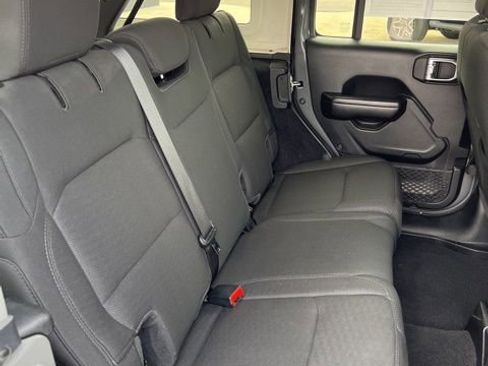 Used 2020 Jeep Wrangler Unlimited Sport image 14