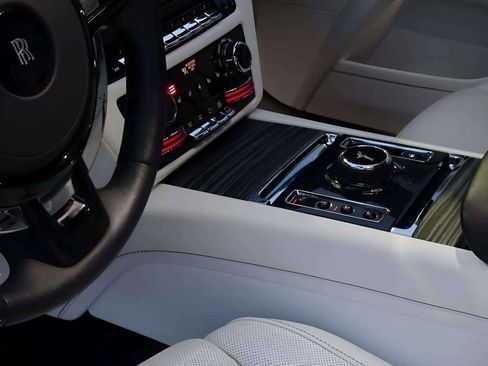 Used 2023 Rolls-Royce Ghost AWD/4WD image 7