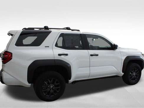Certified 2025 Toyota 4Runner SR5 AWD/4WD image 15