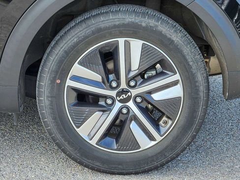 Certified 2022 Kia Niro LXS image 13