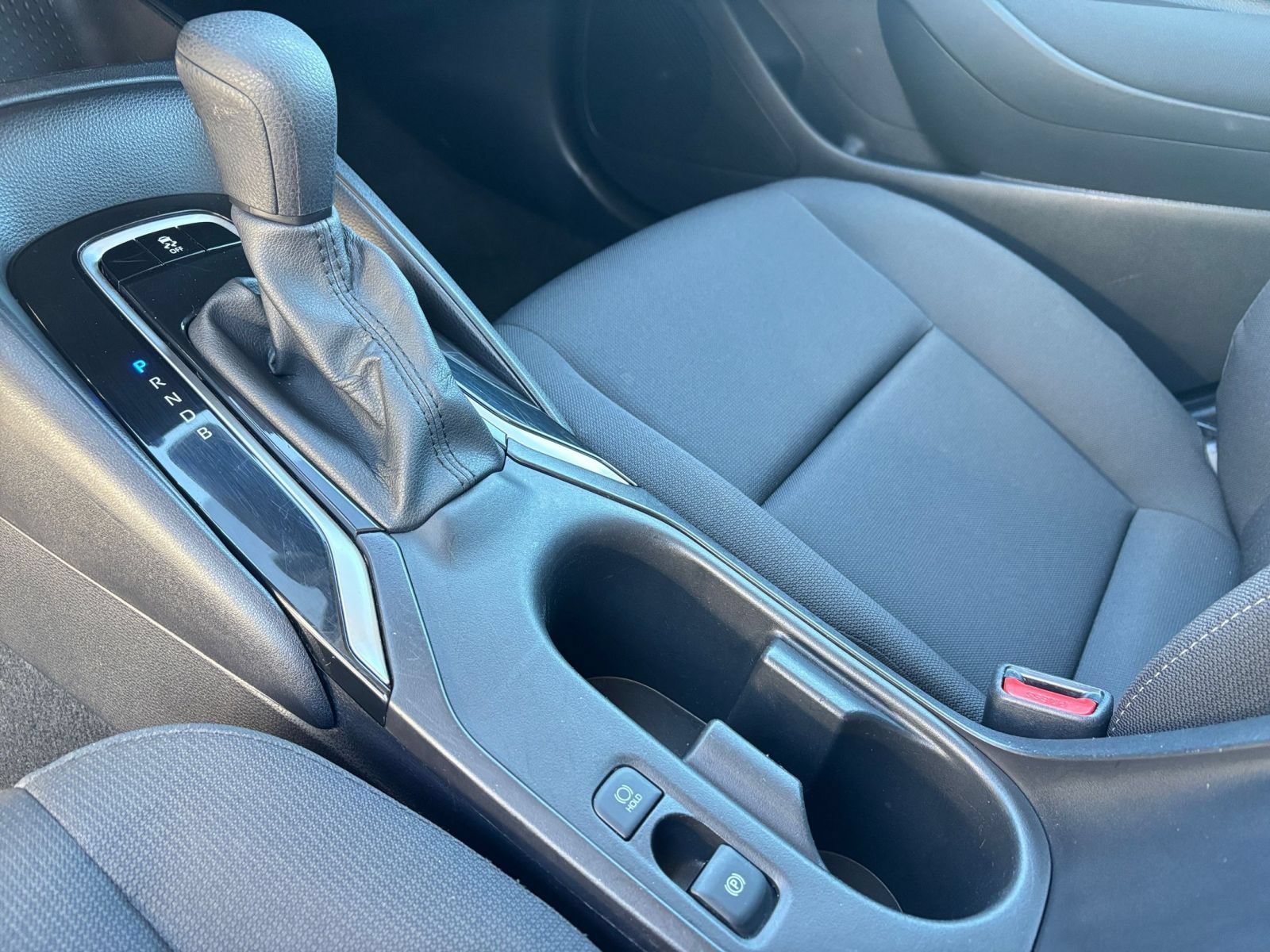 Used 2025 Toyota Corolla LE FWD image 39